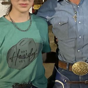 Hay Howdy tee size XS